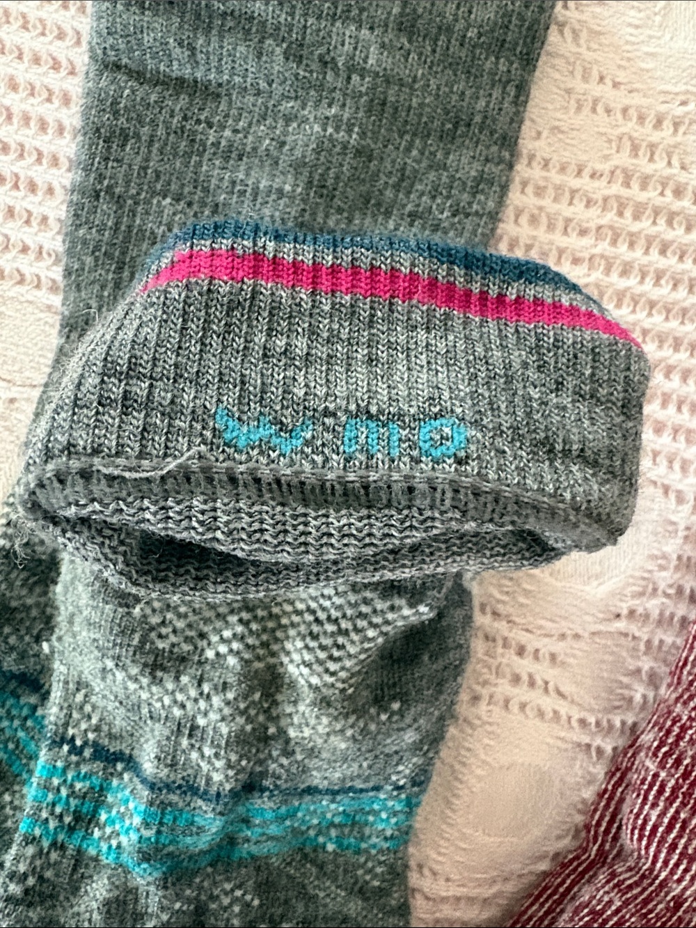 Women’s size medium three pairs, smart wool ski hiking socks - Picture 5 of 7